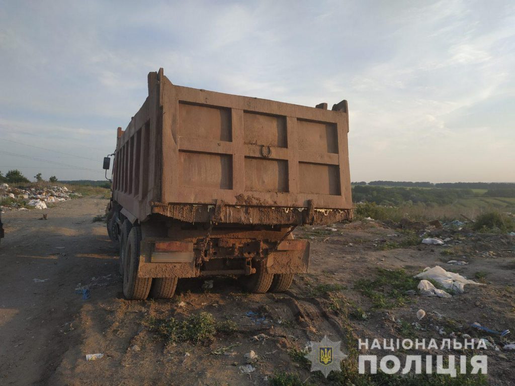 В Новой Водолаге неизвестные отгрузили отходы газодобывающей промышленности