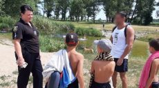 Правила нахождения в воде: полиция Харьковщины проводит профилактические беседы с отдыхающими (фото)
