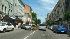 На Пушкинской столкнулись Hyundai и Mercedes (фото)