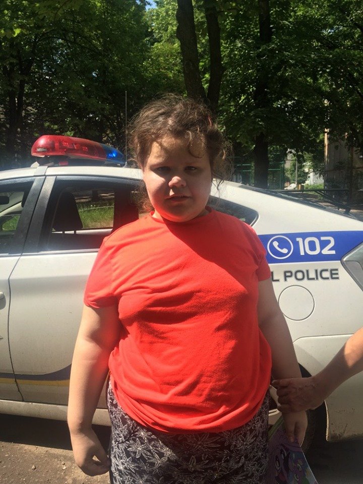 В Харькове 10-летняя девочка не вернулась домой (фото)