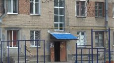 У Харкові мешканці одного з гуртожитків скаржаться на жахливий стан будівлі (відео)