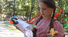«Зайка змінить світ!»: 10-річна дівчинка з Балаклії створила іграшки аби врятувати онкохворого підлітка (відео)
