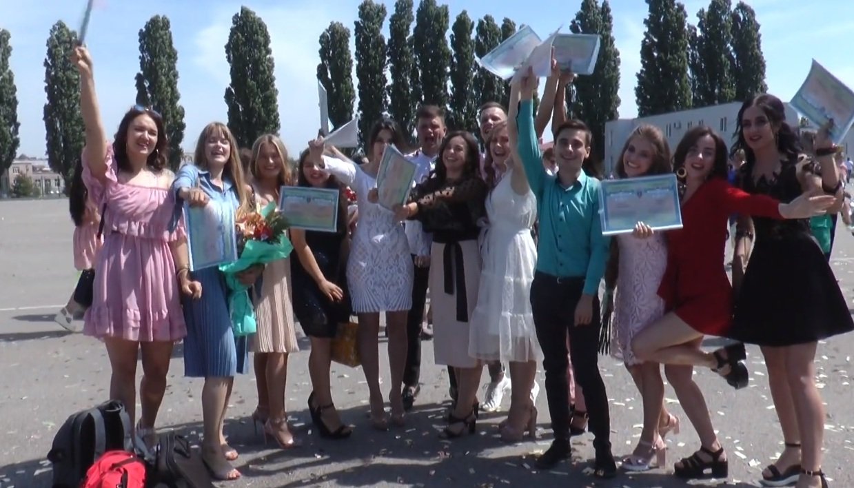 1200 студентів ХНУВС отримали дипломи бакалаврів (відео)