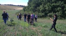 Пряталась в кустарниках: на Харьковщине 16-летнюю беглянку вернули домой