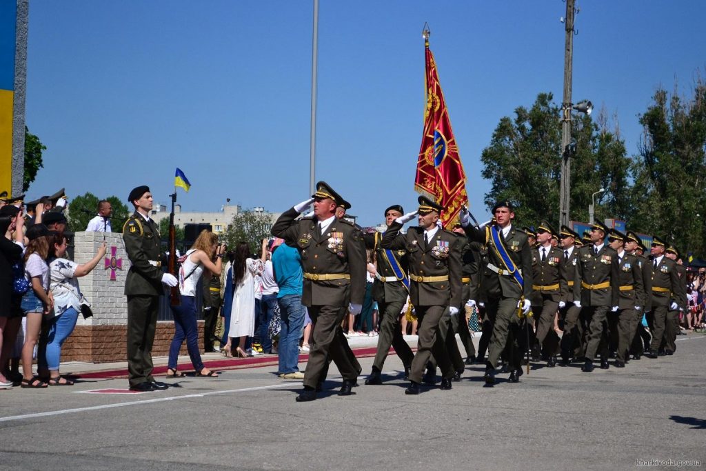 У Харківському інституті танкових військ відбувся випуск лейтенантів (відео)