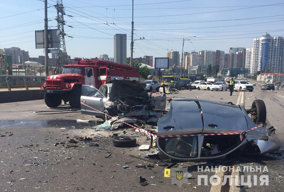 В Киеве в результате ДТП погибло 4 людей (фото)
