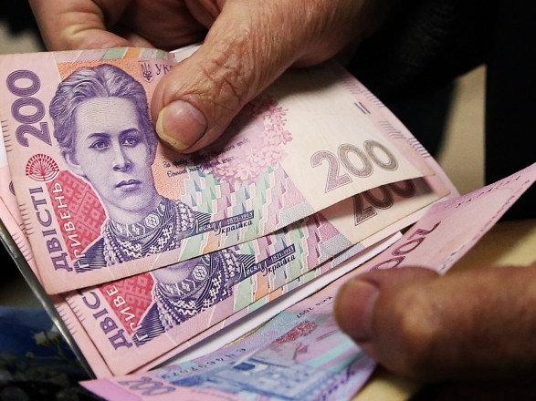«Устанавливал счетчики»: в Харькове мошенник выманивал деньги у пенсионеров (фото)
