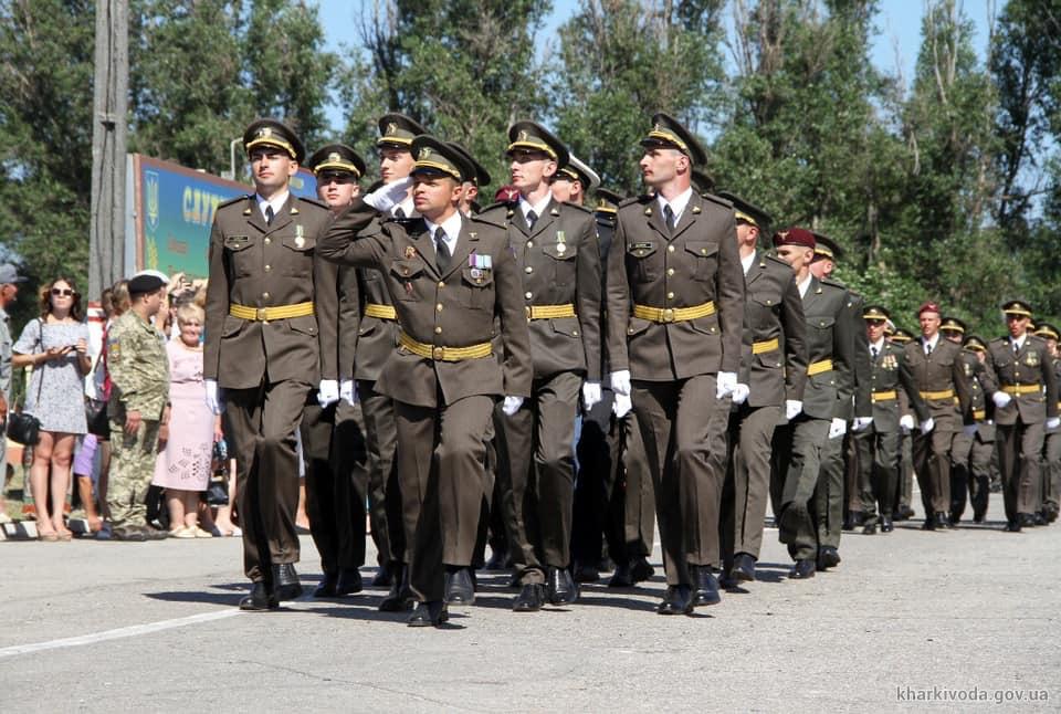  В Харьковском институте танковых войск состоялся выпуск лейтенантов (фото)