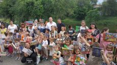 В Харькове для детей из многодетных и малообеспеченных семей устроили праздник (фоторепортаж)