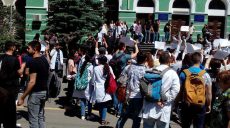 У Харкові протестували іноземні студенти-медики (відео)