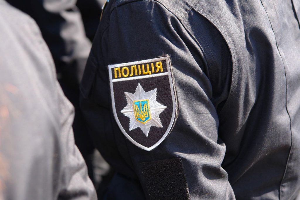 Харьковский патрульный обматерил прохожего: полиция начала расследование (видео)