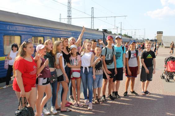 Детей Харьковщины отправили на оздоровление в Одессу