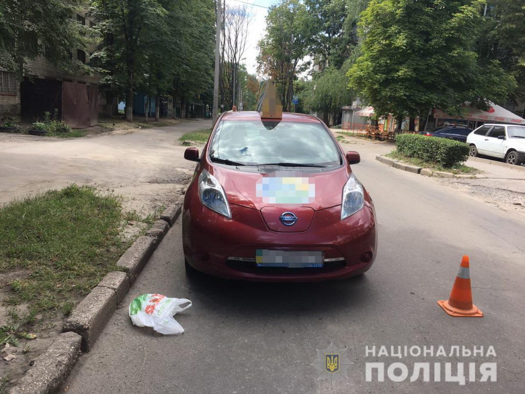 В Харькове водитель иномарки сбил женщину