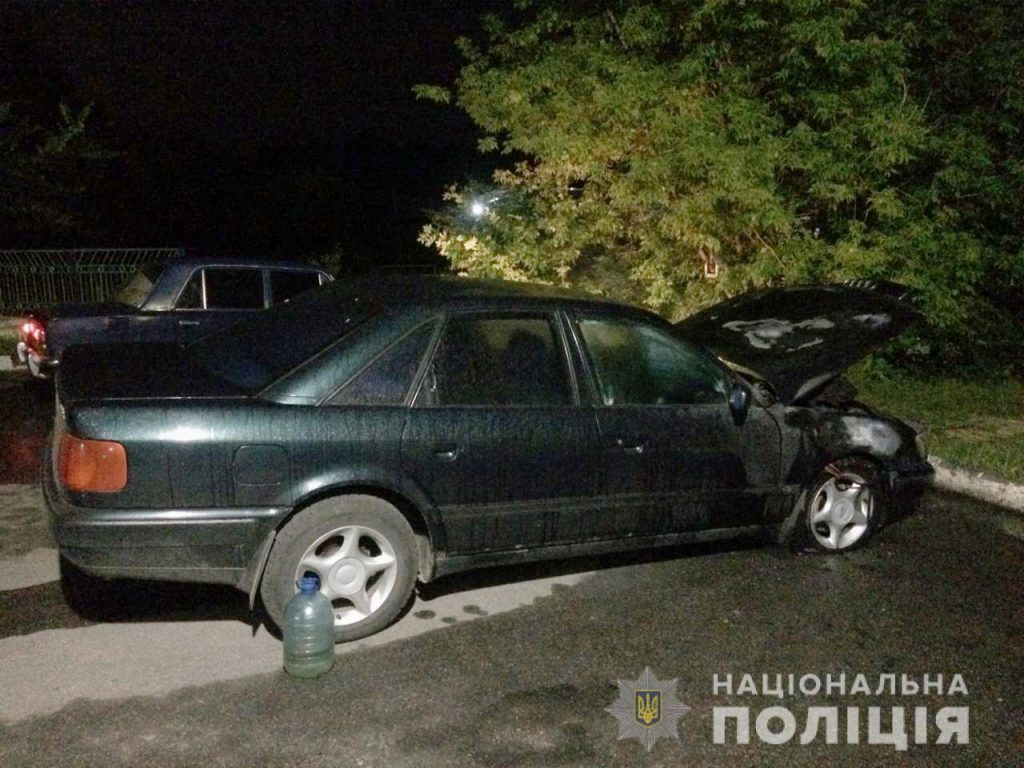 В Харьковской области продолжают гореть машины (фото)