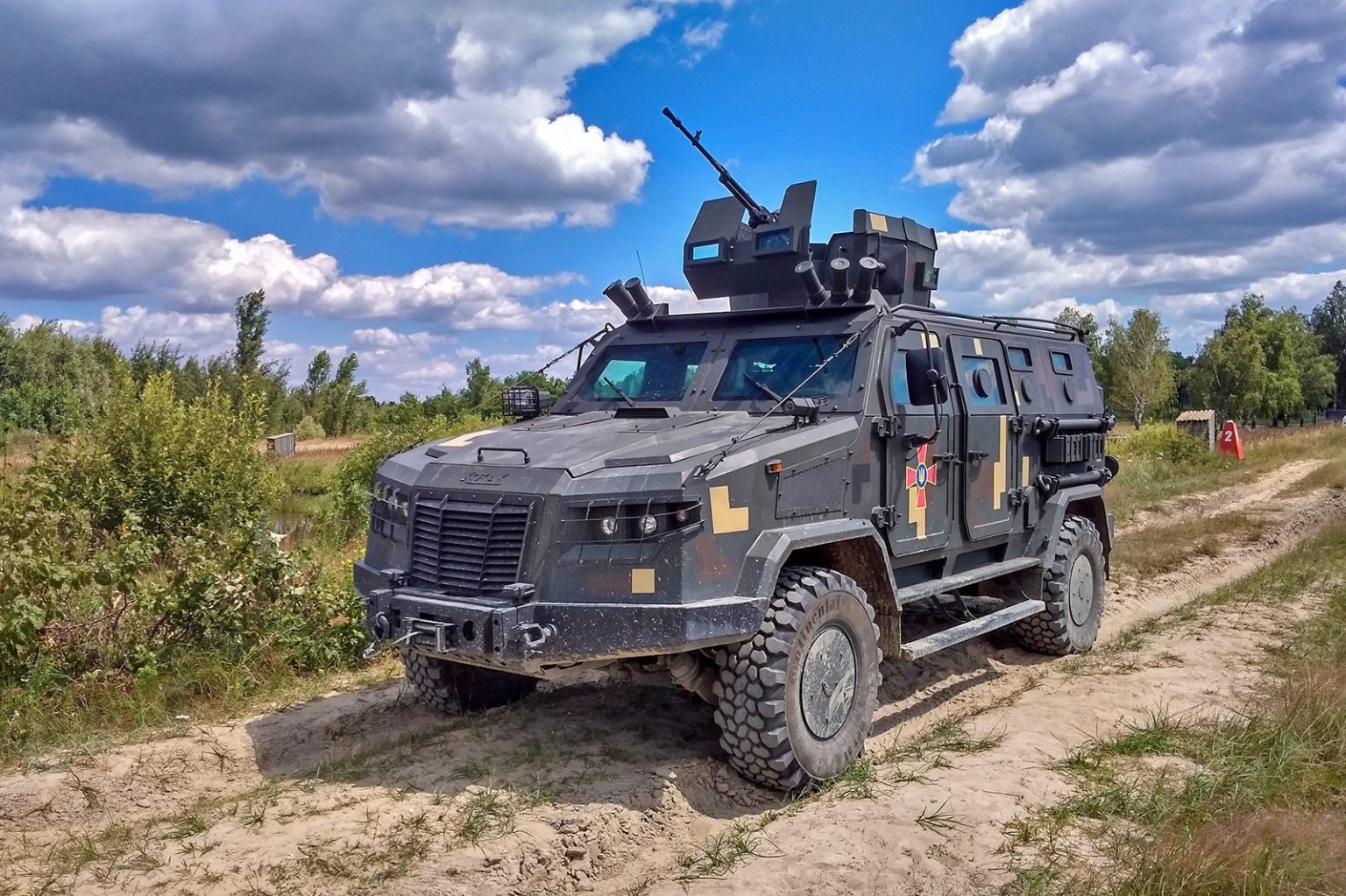 Новейший украинский бронеавтомобиль «Козак-2М1» прошел государственные испытания (фото)