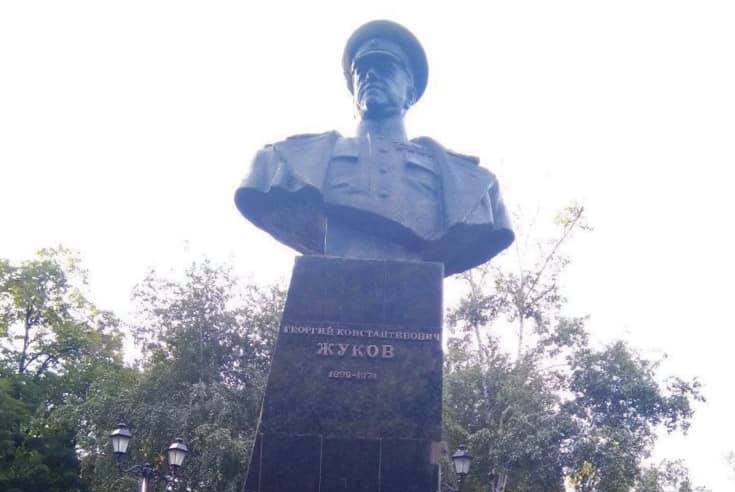 В Харькове восстановили памятник маршалу Жукову (фото)