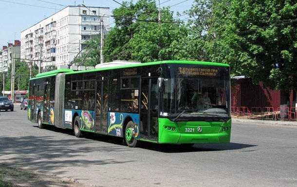 Жители Харькова стали меньше пользоваться общественным транспортом