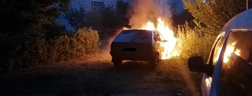 В Харькове по ночам продолжают гореть автомобили (фото)