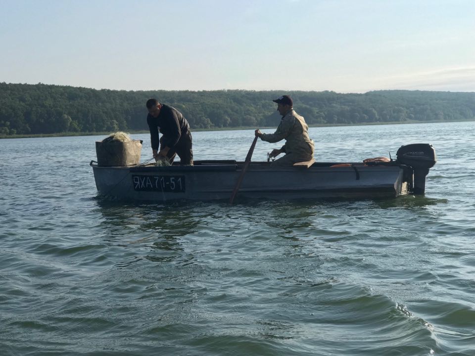 На Красноскільському водосховищі перевіряли промисловиків (відео)