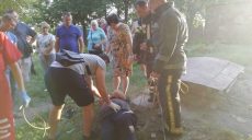 В Харькове спасатели помогли выбраться из погреба двум людям (фото)