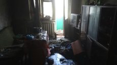 При тушении пожара в многоэтажке обнаружено тело погибшего мужчины. Полиция подозревает убийство