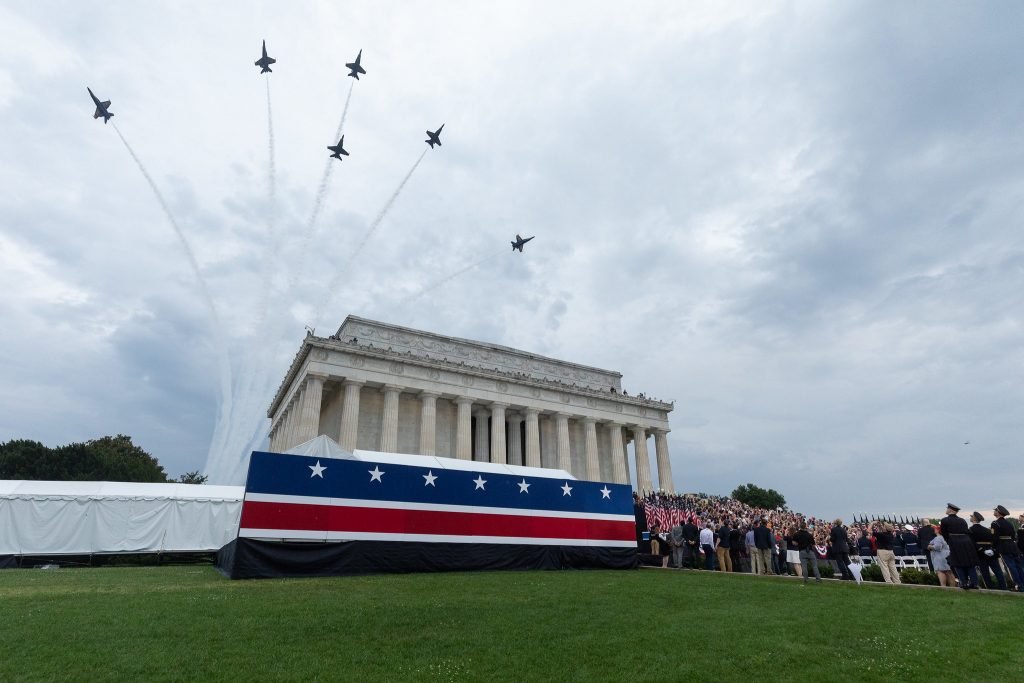 В США впервые за 27 лет прошел военный парад (фото)