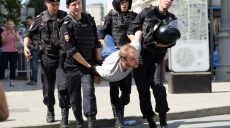 В Москве прошли массовые задержания протестантов, требующих честных выборов (видео)