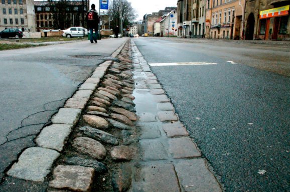 В Украине обезопасят остановки общественного транспорта