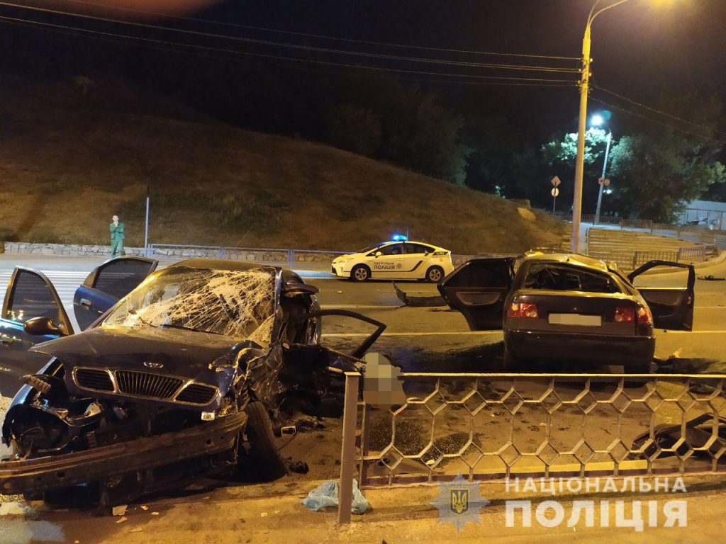 В Харькове в результате ночного ДТП погибло двое водителей