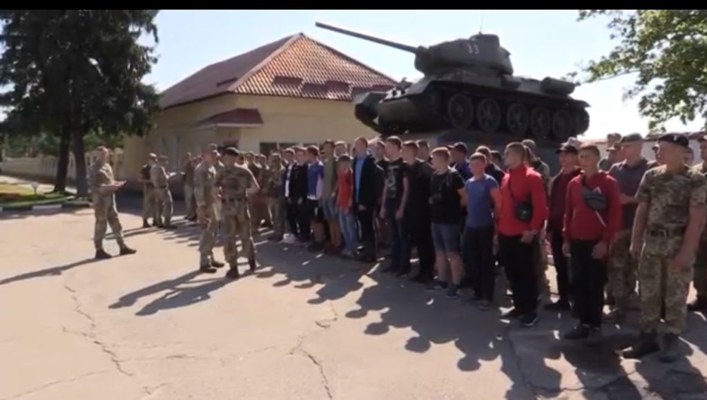 На Харківщині в одному з військових вишів запрацювала приймальна комісія (відео)
