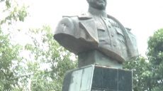 Погруддя Жукова у Харкові: Мінкульт не рекомендує включати до державного реєстру нерухомих пам’яток (відео)