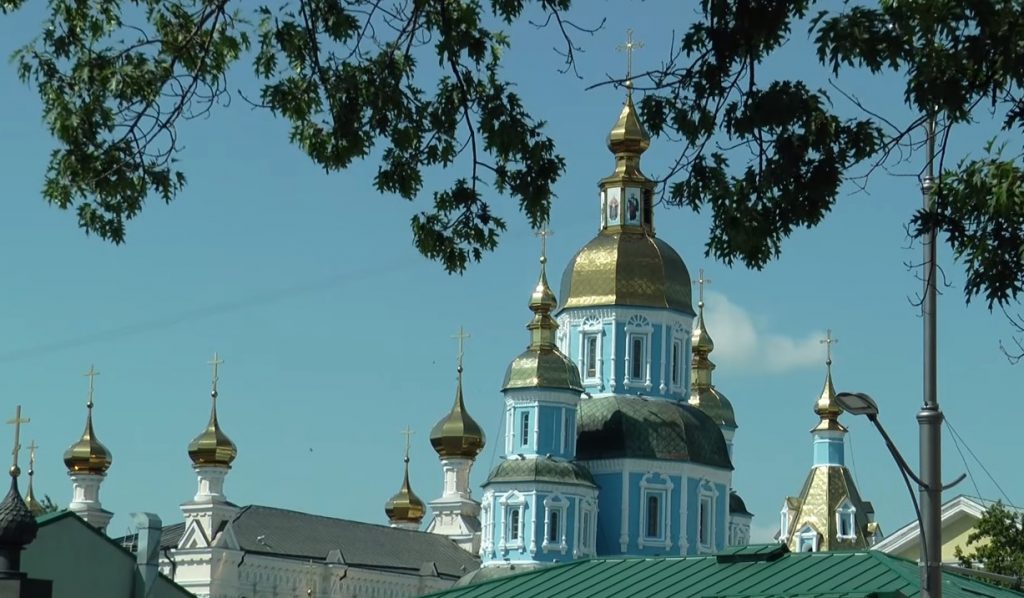 Міністерство культури заборонило перефарбовувати в блакитний Свято-Покровський храм (відео)