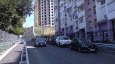 Облаштовують узбіччя та ліхтарі: у центрі Харкова до Дня міста відкриють дорогу (відео)