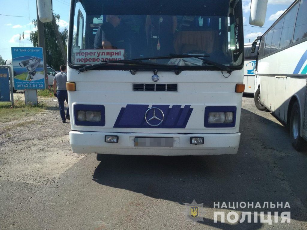 В Изюмский район приехали 6 автобусов с пассажирами спортивного телосложения