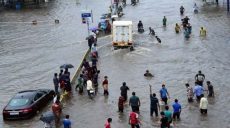 Десятки жертв в Индии: муссонные дожди парализовали город