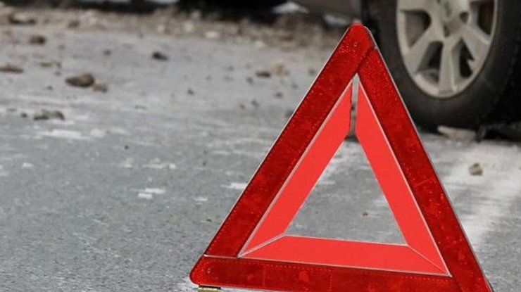 В Харькове водитель в состоянии наркотического опьянения въехал в столб