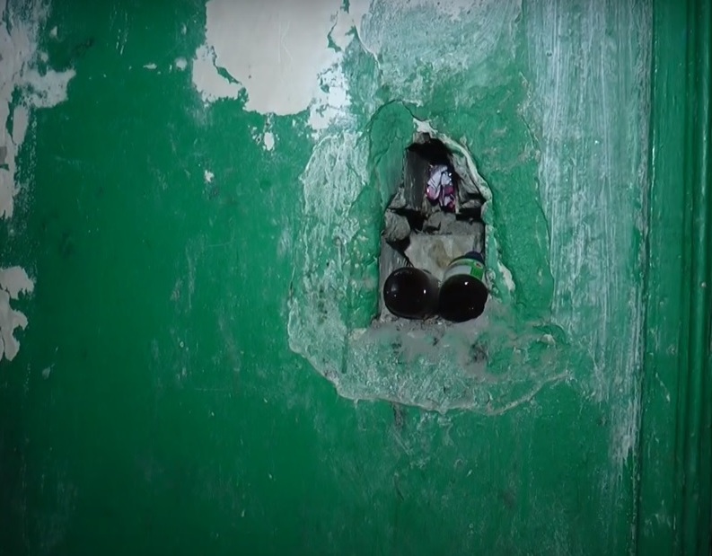 Мешканці одного з будинків на Салтівці скаржаться на непрацюючий ліфт (відео)