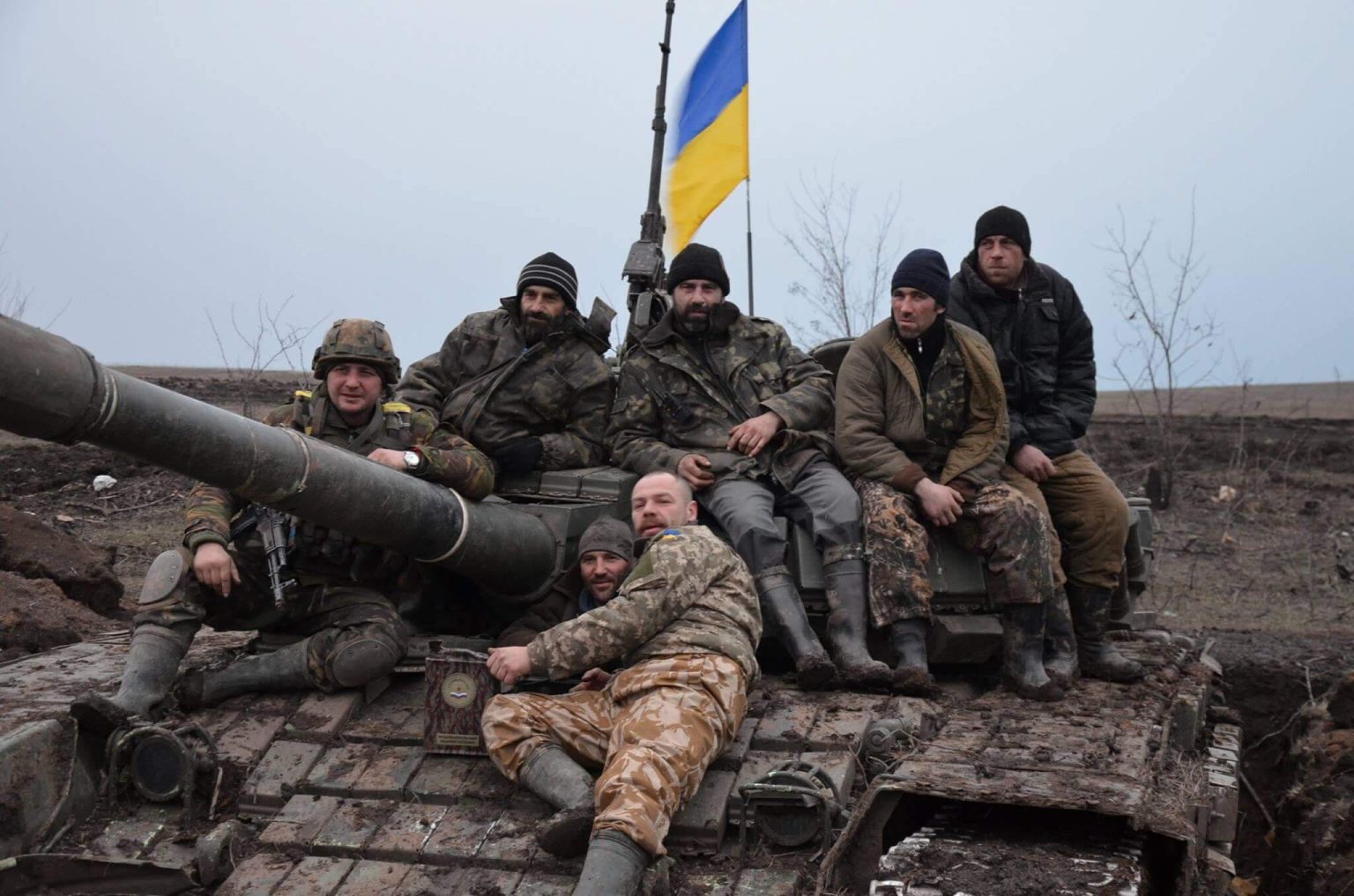 Сутки на Донбассе: украинский военный подорвался на мине