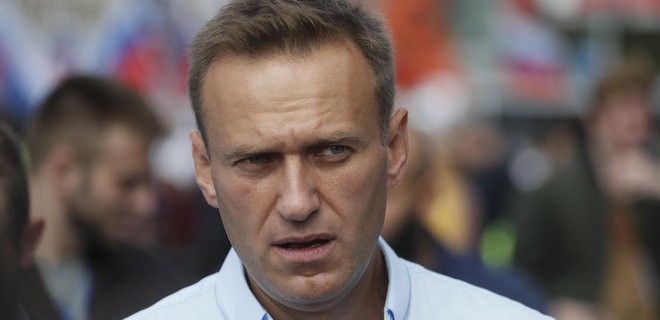 Могли отравить: российского оппозиционера Навального госпитализировали