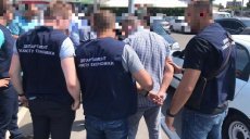 Правоохранители Харькова задержали служащего Госгеокадастра на взятке