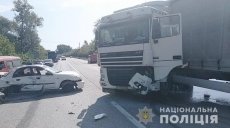 В Харькове столкнулись четыре машины (фото)