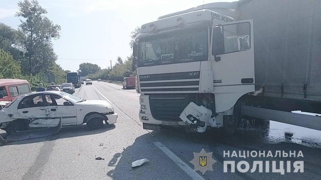 В Харькове столкнулись четыре машины (фото)