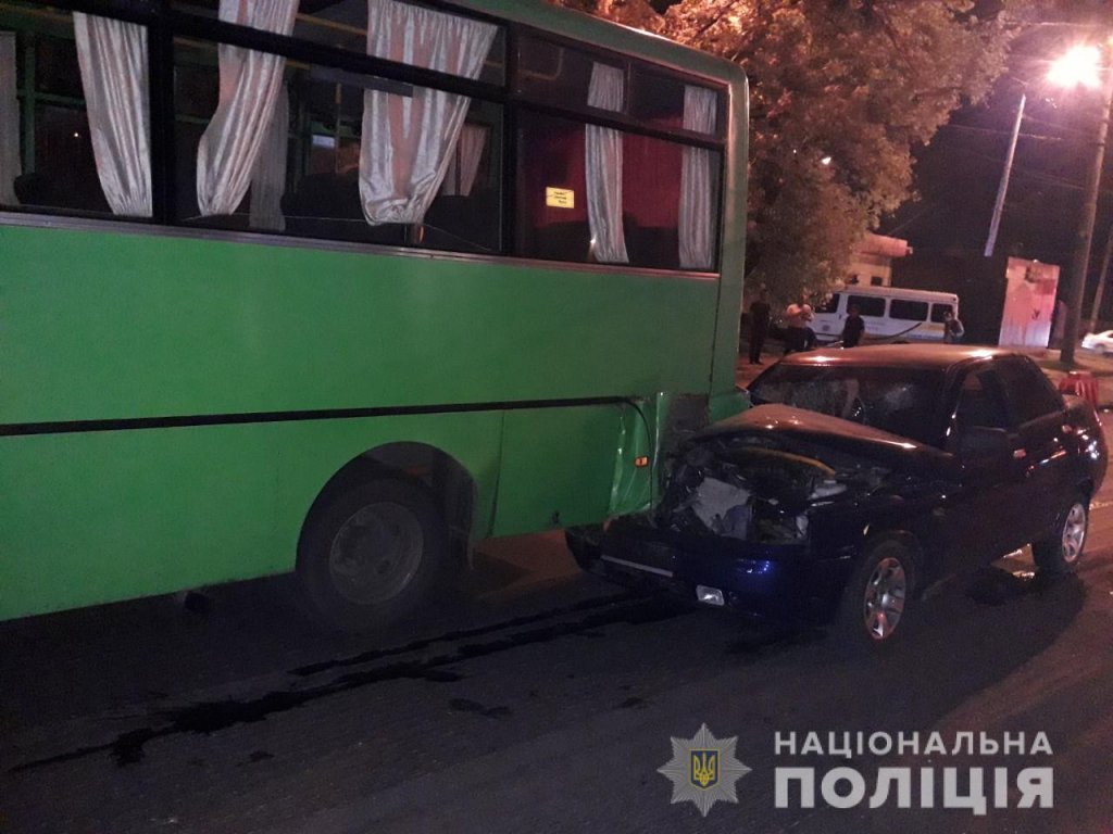 ДТП в Харькове с маршруткой: пострадали 5 человек (фото)