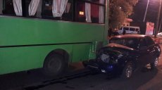 ДТП в Харькове с маршруткой: пострадали 5 человек (фото)