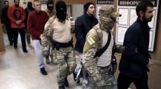 Суд в РФ оставил под стражей еще семерых украинских моряков