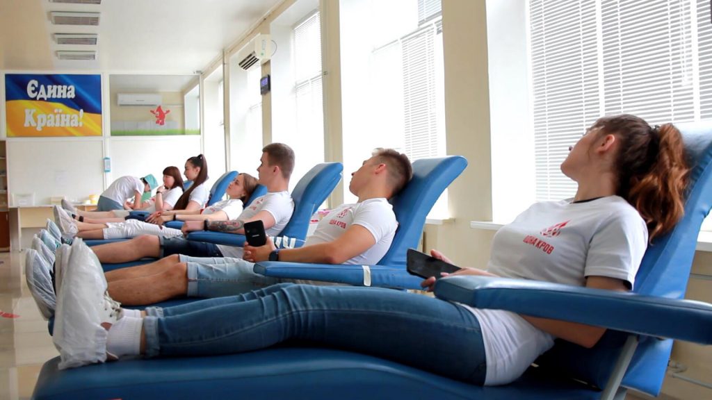 Харьковские волонтеры сдали более девяти литров крови (фото)