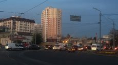 На Защитников Украины образовалась пробка в результате ДТП (фото)