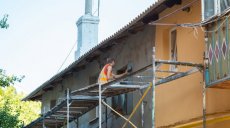 В Харькове ремонтируют фасады жилых домов