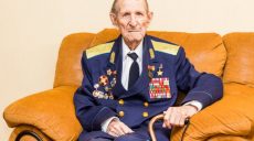 Героя войны Михаила Карпеева поздравили с Днем освобождения Харькова