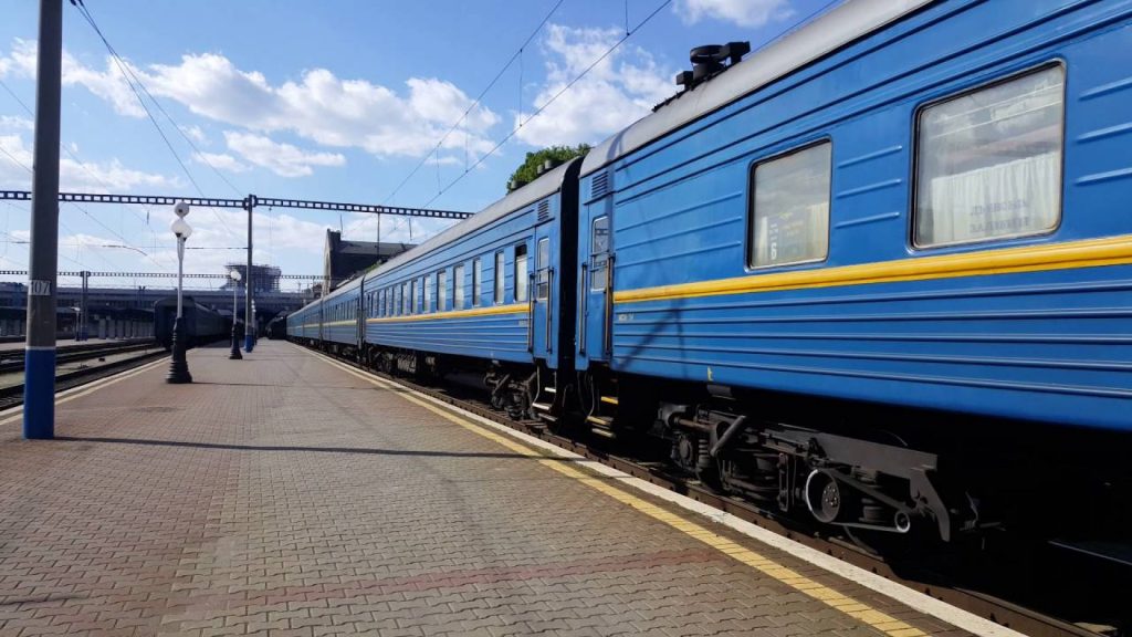 В Харькове поезд сбил мужчину